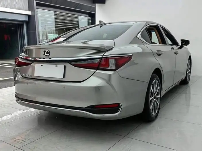 Lexus ES 2022 Model 200 Deluxe Edition – фото 7