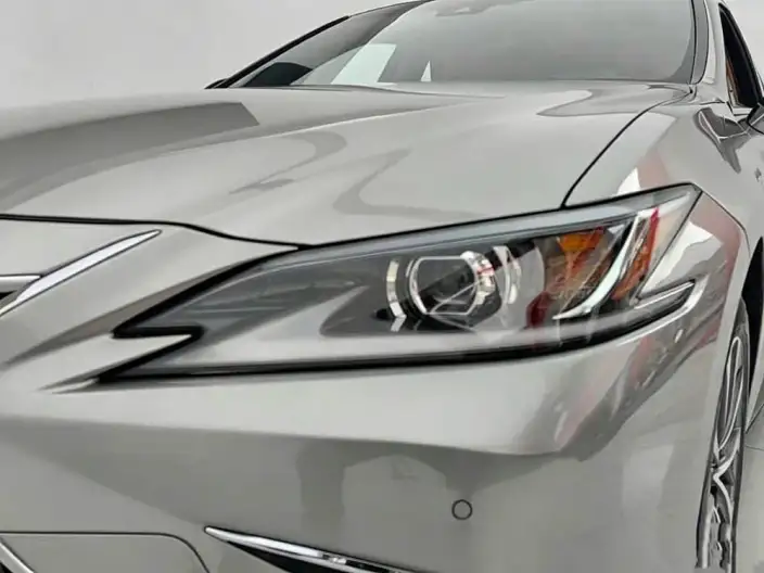 Lexus ES 2022 Model 200 Deluxe Edition – фото 8