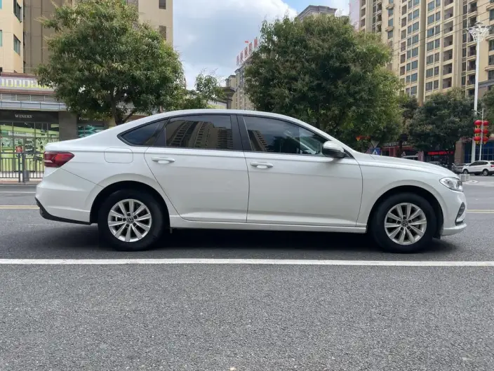 Volkswagen Lavida 2023 Model Facelift 1.5L Automatic Deyi Edition – фото 8