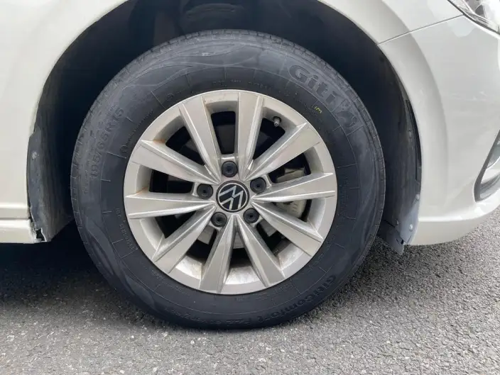 Volkswagen Lavida 2023 Model Facelift 1.5L Automatic Deyi Edition – фото 9