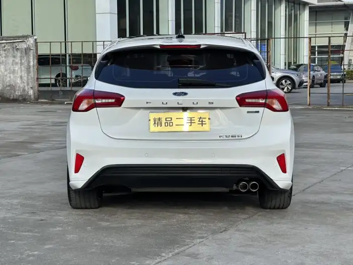 Ford Focus 2022 Model Hatchback EcoBoost 180 Automatic ST Line – фото 6