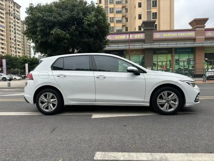 Volkswagen Golf 2023 Model Facelift 200TSI DSG – фото 8
