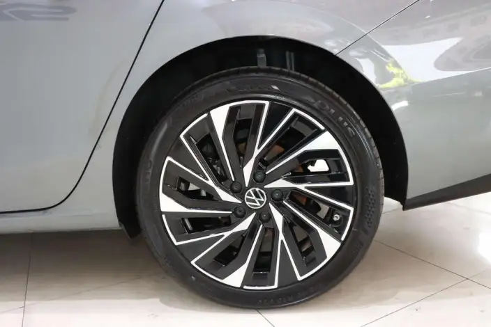 Volkswagen Sagitar 2026 Model L 300TSI DSG Luxury Model – фото 7