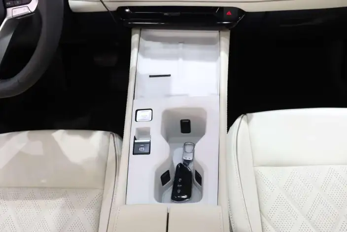 Volkswagen Sagitar 2026 Model L 300TSI DSG Luxury Model – фото 10