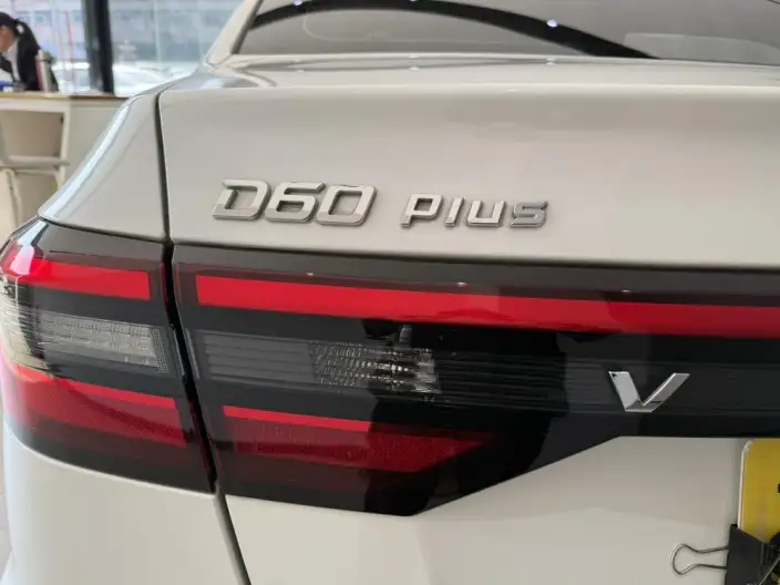 Venucia D60 2023 Model PLUS 1.6L XV CVT Smart collar Edition – фото 9