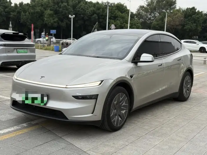 Model Y L 2026 Model Standard Edition