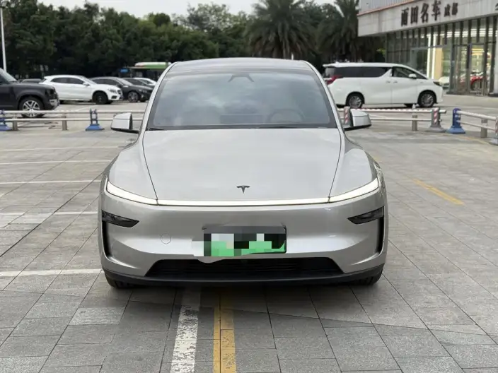 Model Y L 2026 Model Standard Edition