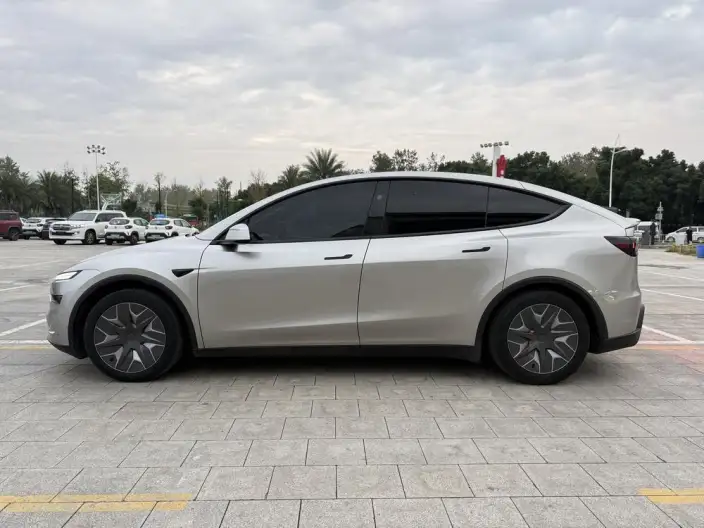 Model Y L 2026 Model Standard Edition