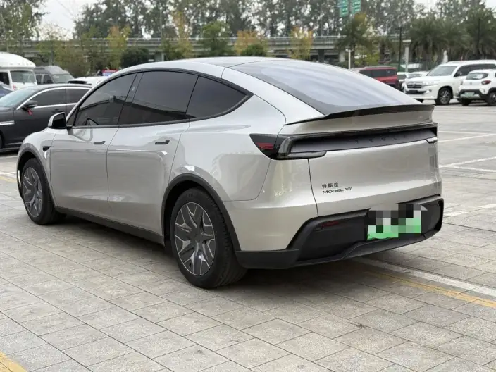 Model Y L 2026 Model Standard Edition