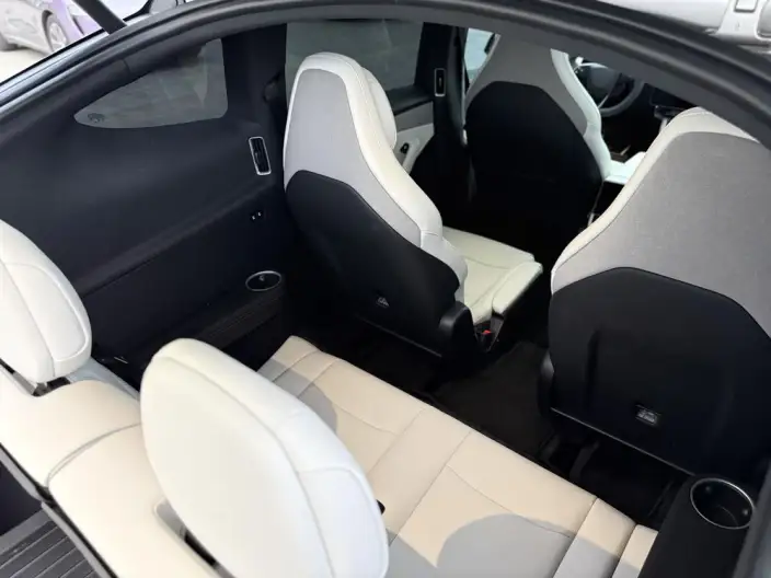 Model Y L 2026 Model Standard Edition – фото 7