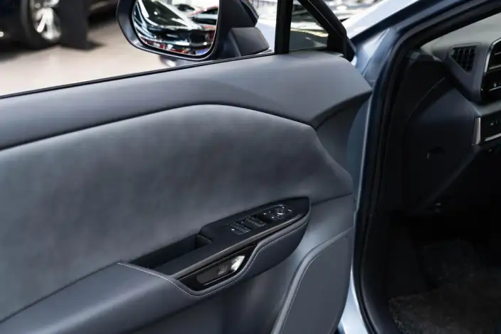 Lexus RZ 2023 Model 450e DIRECT4 Indulgent Edition – фото 9