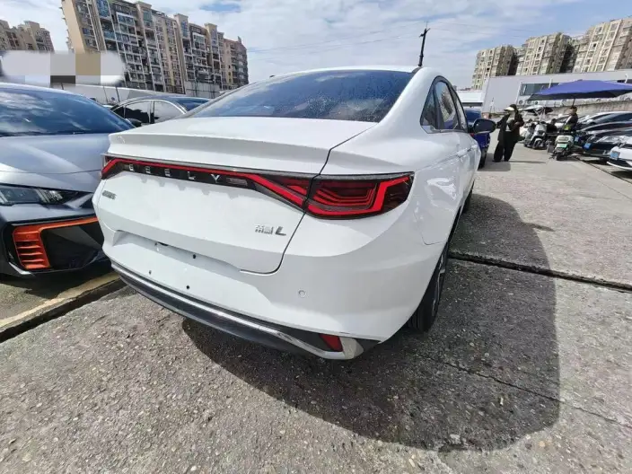 Emgrand L 2022 Model 1.4T CVT Supreme Model – фото 6