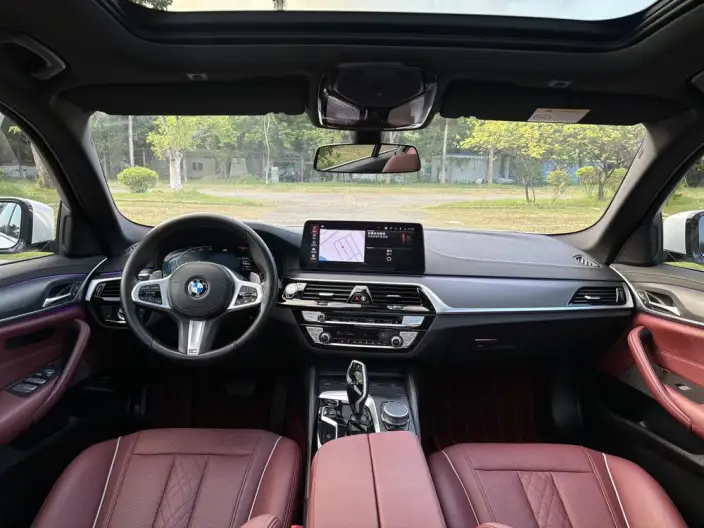 BMW 5 Series 2022 Model 530Li Leading Model M Sports Set – фото 9