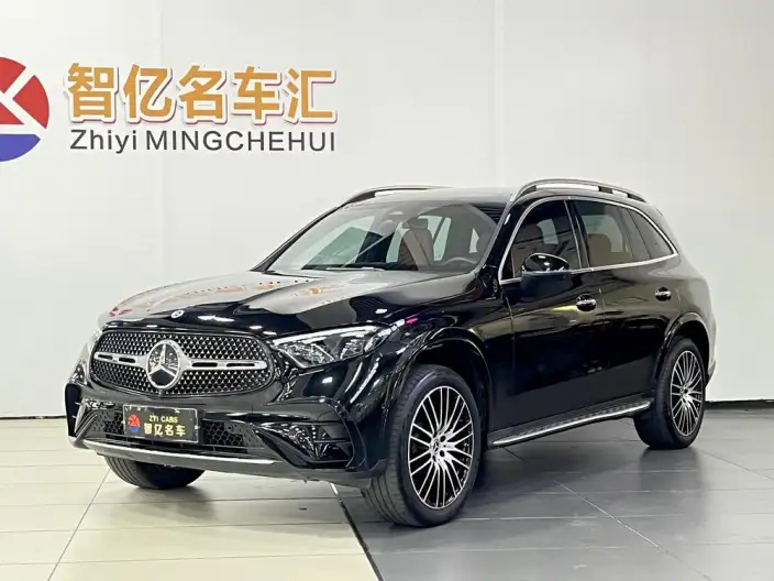Mercedes-Benz GLC 2023 Model GLC 300 L 4MATIC Luxury Model 7 seat – фото 1
