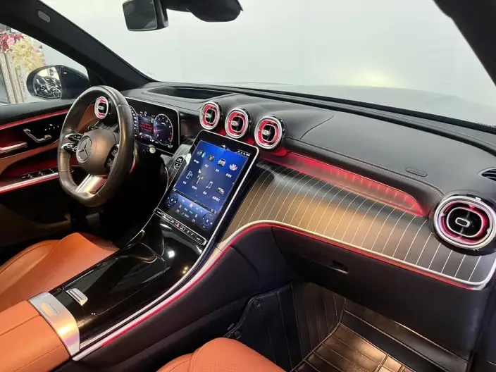Mercedes-Benz GLC 2023 Model GLC 300 L 4MATIC Luxury Model 7 seat – фото 10