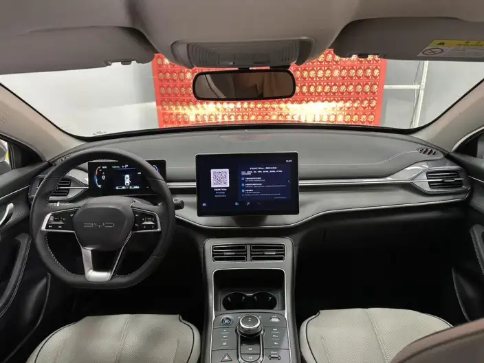 BYD Destroyer 05 2024 Model Honor Edition DM-i 55KM Luxury Model – фото 9