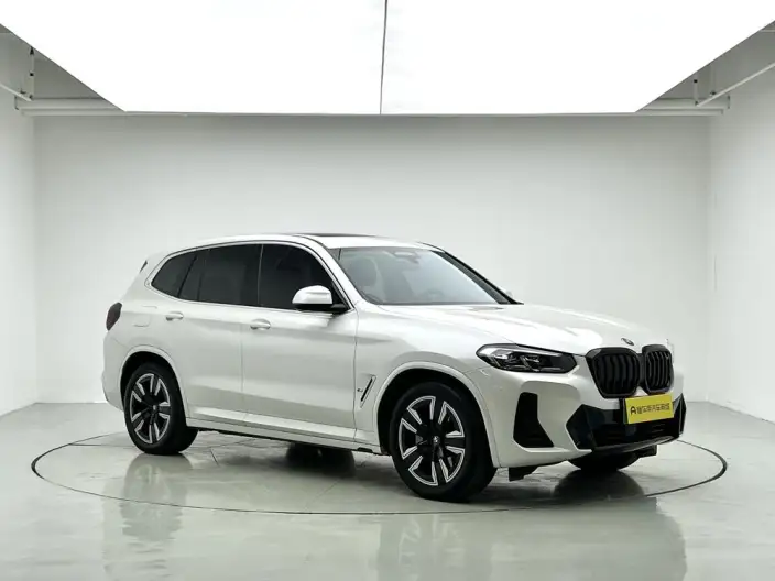 BMW iX3 2024 Model Leading Model – фото 3