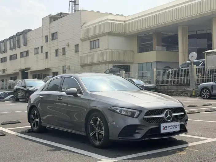 Mercedes-Benz A-class 2022 Model Facelift II A 200 L Sports sedan Fashion Edition – фото 3