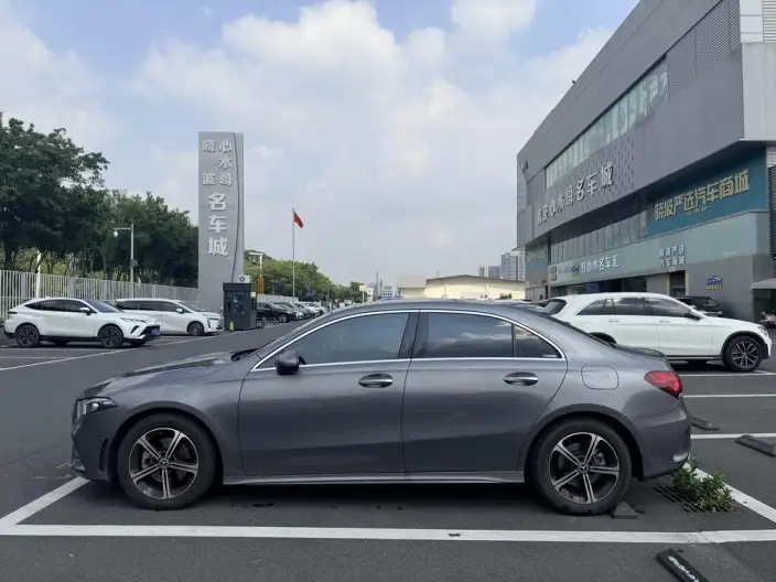 Mercedes-Benz A-class 2022 Model Facelift II A 200 L Sports sedan Fashion Edition – фото 4