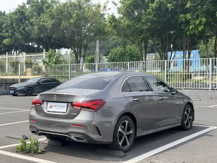 Mercedes-Benz A-class 2022 Model Facelift II A 200 L Sports sedan Fashion Edition – фото 7