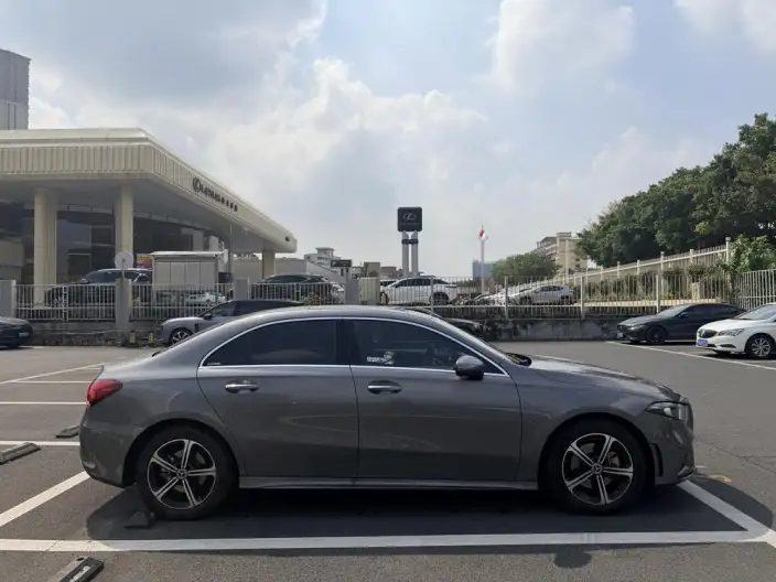 Mercedes-Benz A-class 2022 Model Facelift II A 200 L Sports sedan Fashion Edition – фото 8