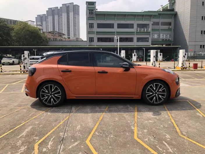 Lynk & Co 02 Hatchback 2021 Model 2.0TD Hatchback Halo – фото 8
