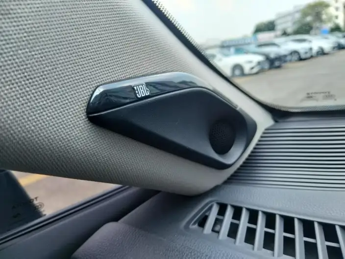 Venza 2023 Model 2.0L CVT 2WD Premium Edition – фото 10