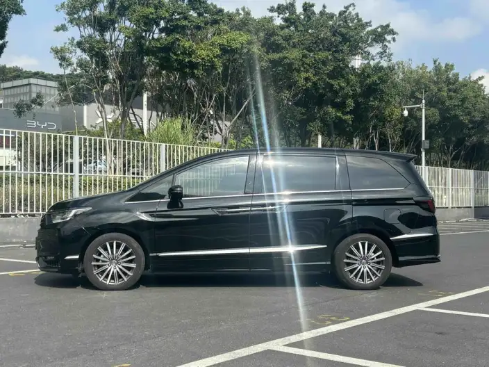 Honda Elysion 2022 Model 2.0L Hybrid Supreme Edition