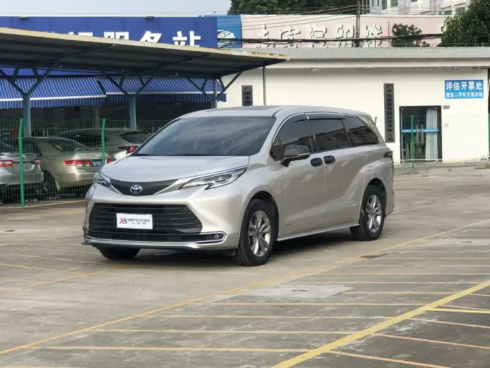Toyota Sienna 2023 Model Hybrid 2.5L Comfort Edition – фото 1
