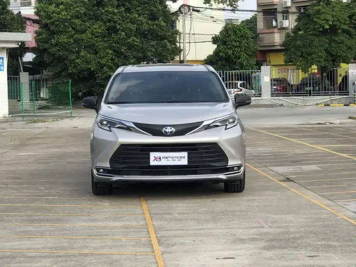 Toyota Sienna 2023 Model Hybrid 2.5L Comfort Edition – фото 2