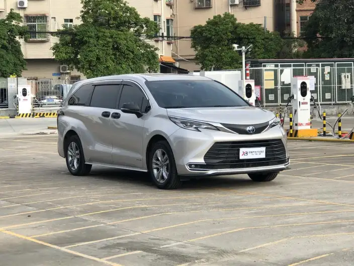 Toyota Sienna 2023 Model Hybrid 2.5L Comfort Edition – фото 3