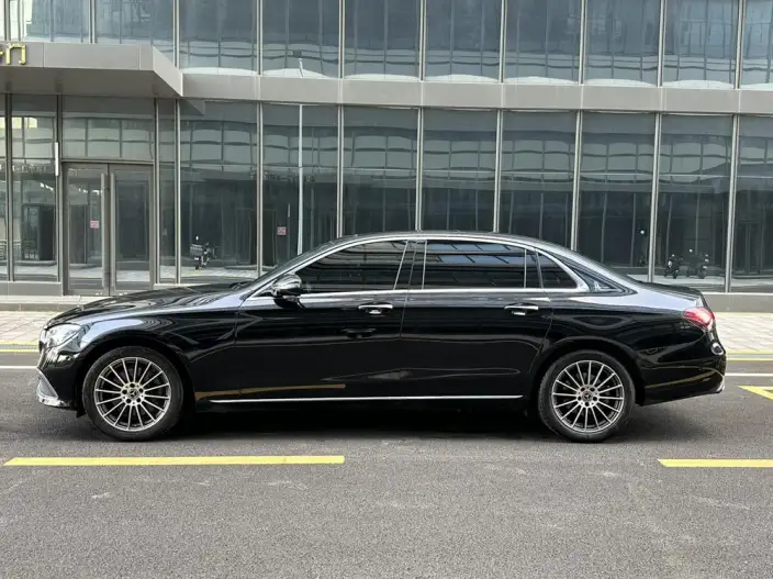 Mercedes-Benz E-Class 2023 Model Facelift E 260 L sedan – фото 3