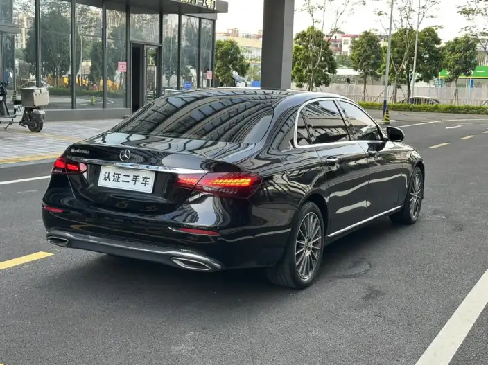 Mercedes-Benz E-Class 2023 Model Facelift E 260 L sedan – фото 6