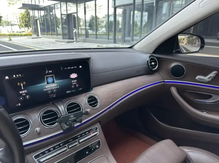 Mercedes-Benz E-Class 2023 Model Facelift E 260 L sedan – фото 9