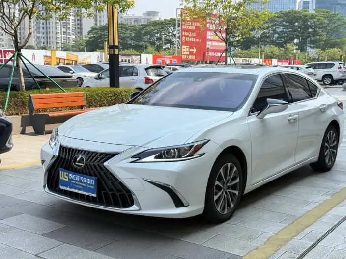 Lexus ES 2022 Model 200 Superior Edition