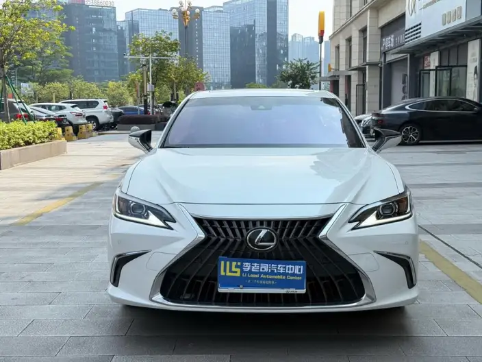 Lexus ES 2022 Model 200 Superior Edition