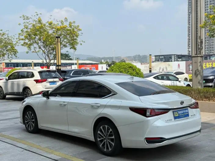 Lexus ES 2022 Model 200 Superior Edition