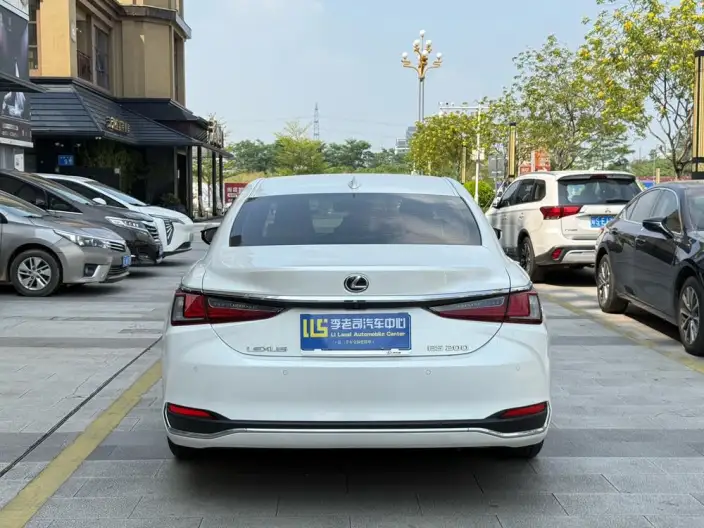 Lexus ES 2022 Model 200 Superior Edition – фото 5