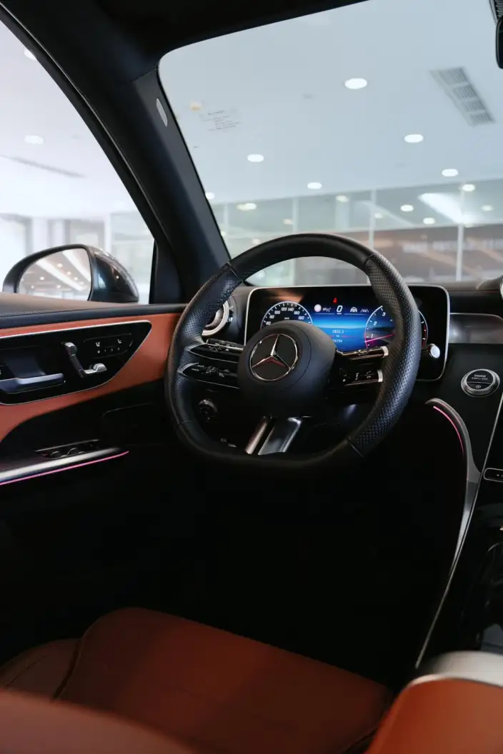 Mercedes-Benz GLC 2025 Model GLC 260 L 4MATIC Luxury Model 5 seat