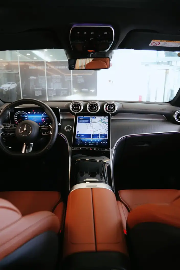 Mercedes-Benz GLC 2025 Model GLC 260 L 4MATIC Luxury Model 5 seat – фото 8