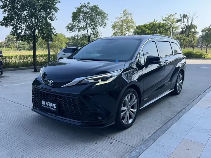 Toyota Sienna 2023 Model Hybrid 2.5L Premium Edition
