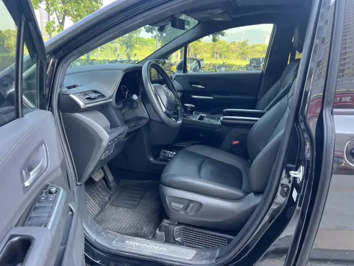 Toyota Sienna 2023 Model Hybrid 2.5L Premium Edition – фото 8