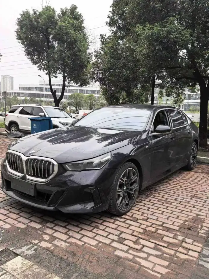 BMW 5 Series 2025 Model 530Li Exclusive Model M Sports Set