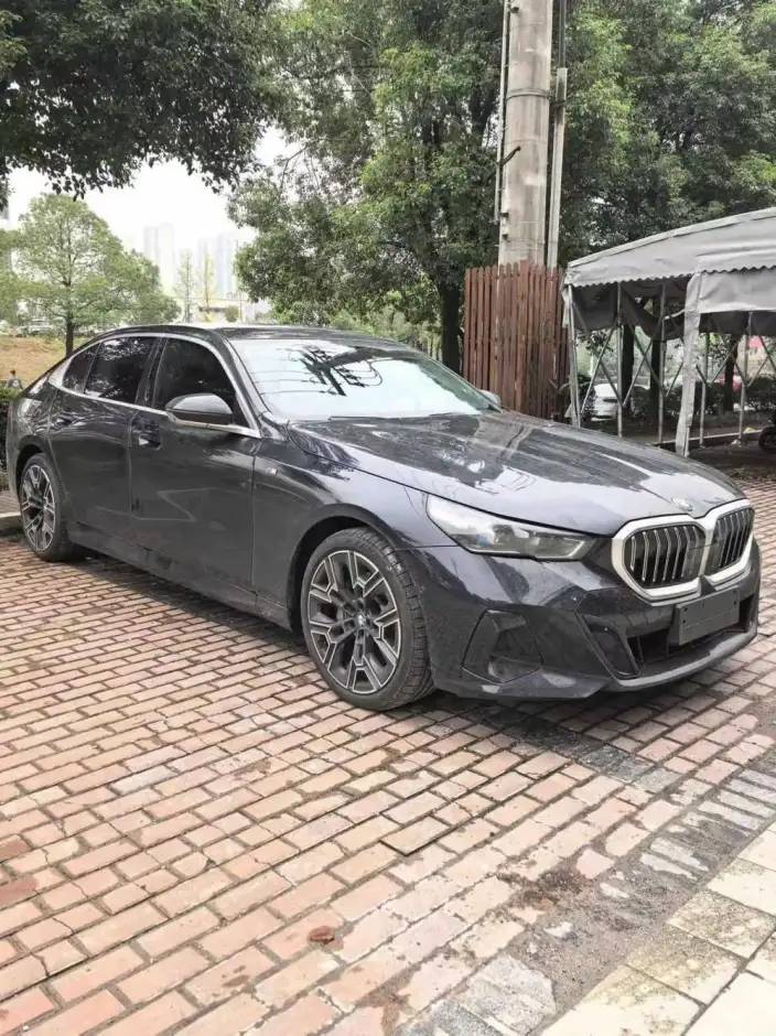 BMW 5 Series 2025 Model 530Li Exclusive Model M Sports Set