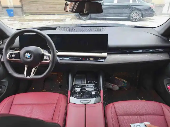BMW 5 Series 2025 Model 530Li Exclusive Model M Sports Set – фото 7