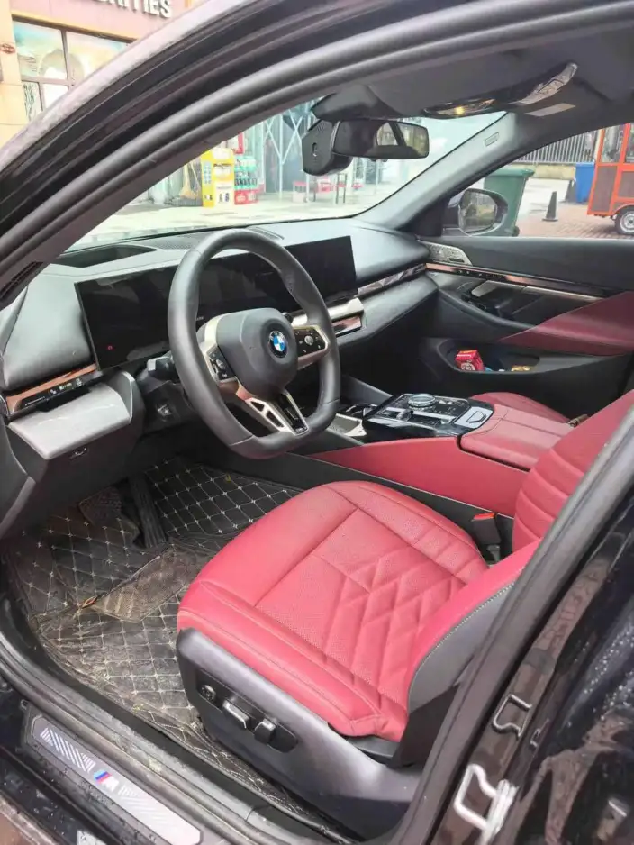 BMW 5 Series 2025 Model 530Li Exclusive Model M Sports Set – фото 8