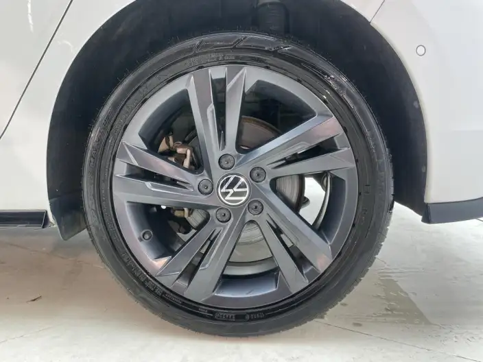 Volkswagen Golf 2023 Model 280TSI DSG R-Line Lite – фото 9