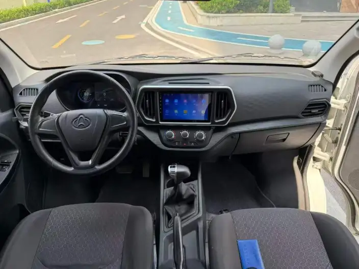 Ruixing EM80 2024 Model Comfort Model Back lift door 6 seat 270km 41.86kWh – фото 7