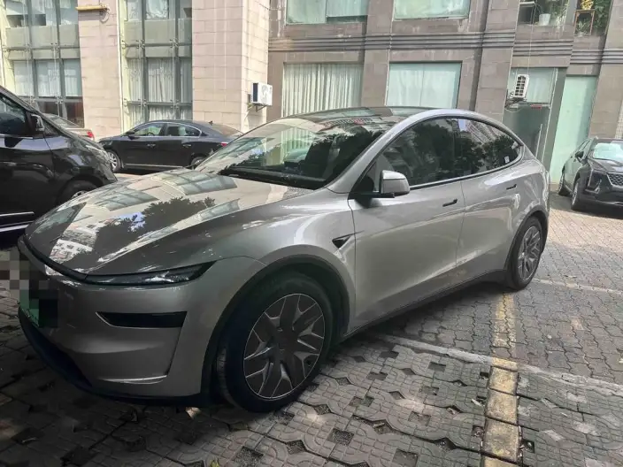 Model Y L 2026 Model Standard Edition