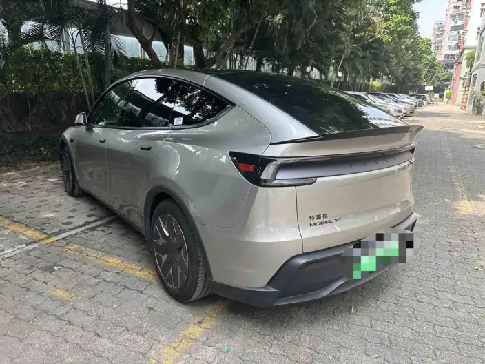 Model Y L 2026 Model Standard Edition